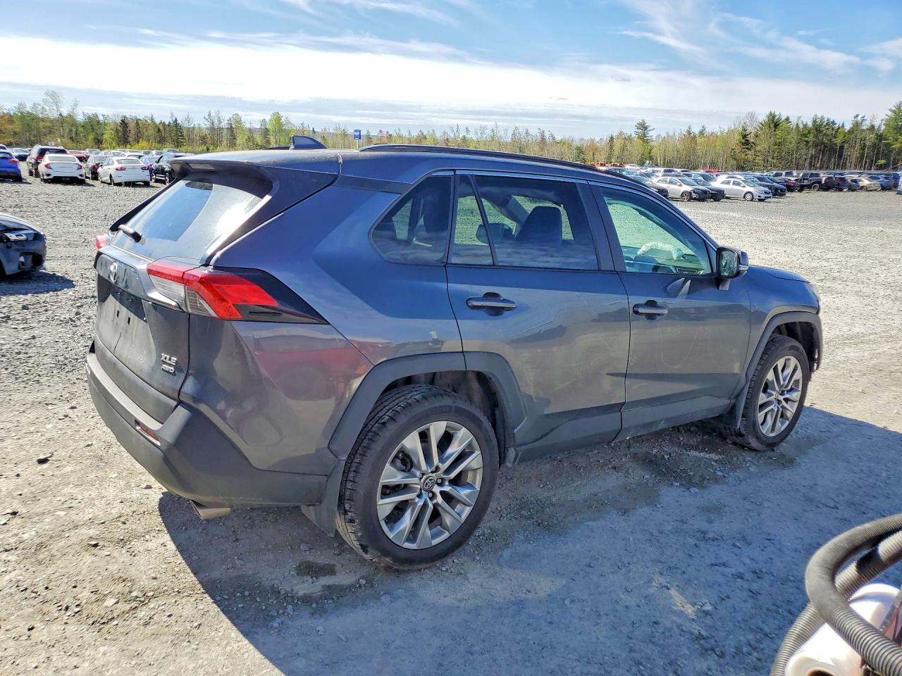2023 TOYOTA RAV4 XLE — снимка 3