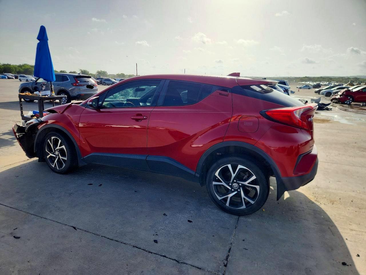 2021 TOYOTA C-HR XLE — снимка 2