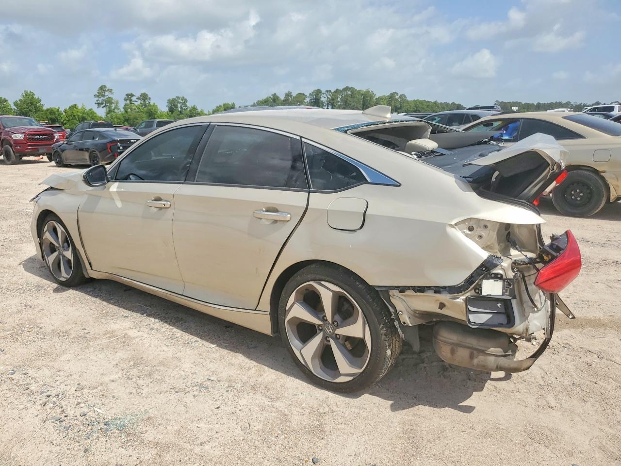 2019 HONDA ACCORD TOURING — снимка 2