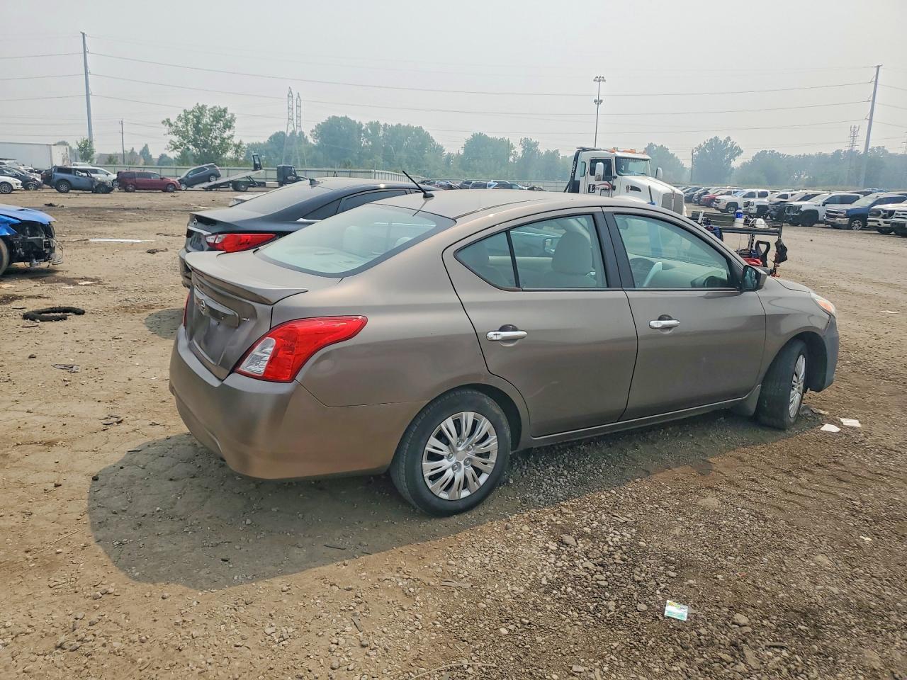 2015 NISSAN VERSA 1.6 SV — снимка 3