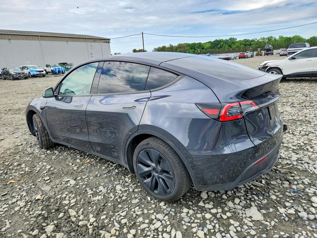 2025 TESLA MODEL Y — снимка 2