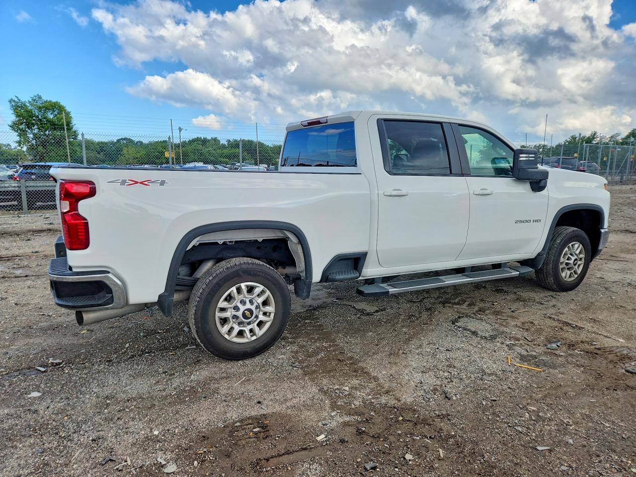 2025 CHEVROLET SILVERADO K2500 HEAVY DUTY LT — снимка 3