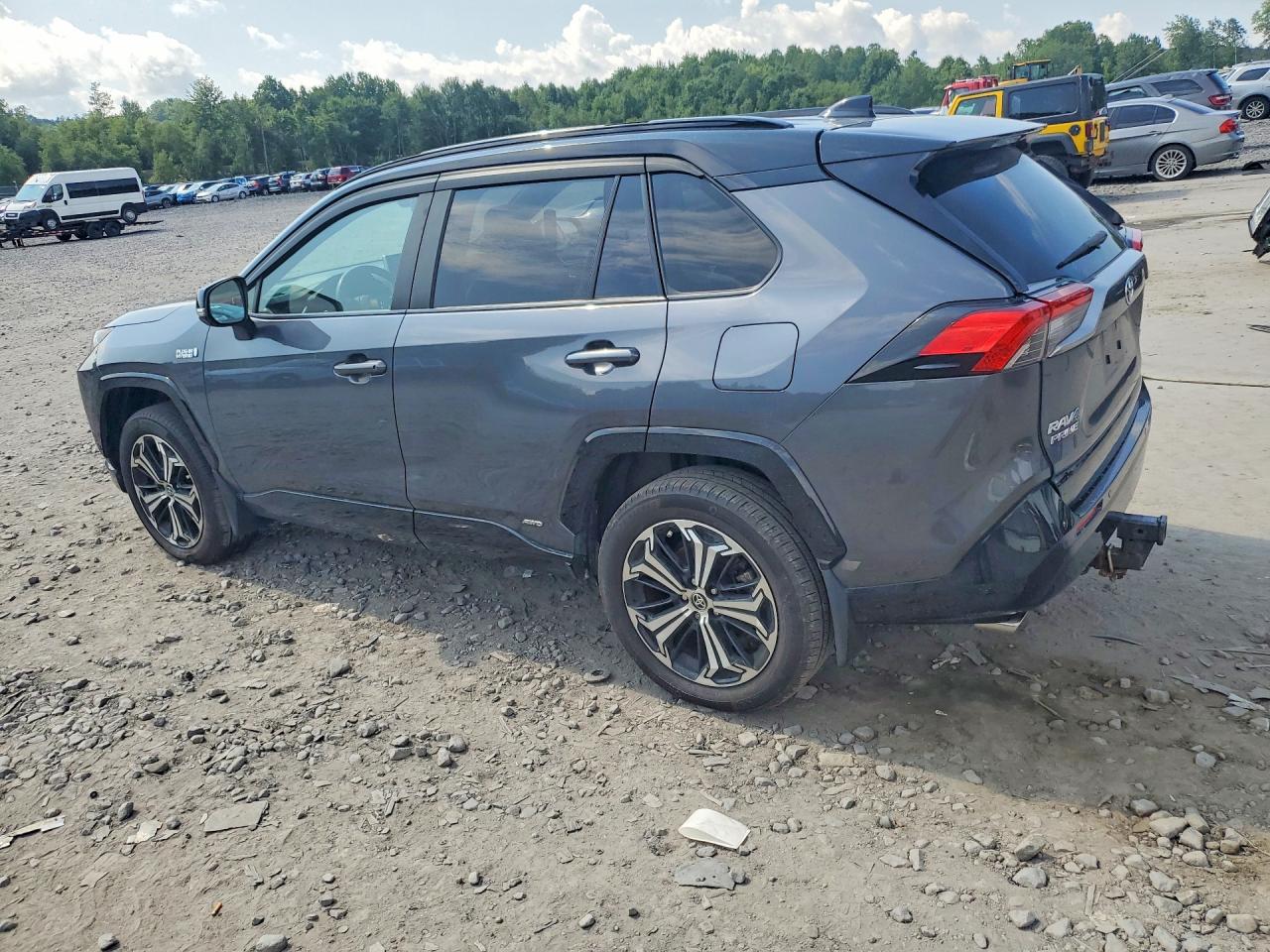 2021 TOYOTA RAV4 PRIME XSE — снимка 2