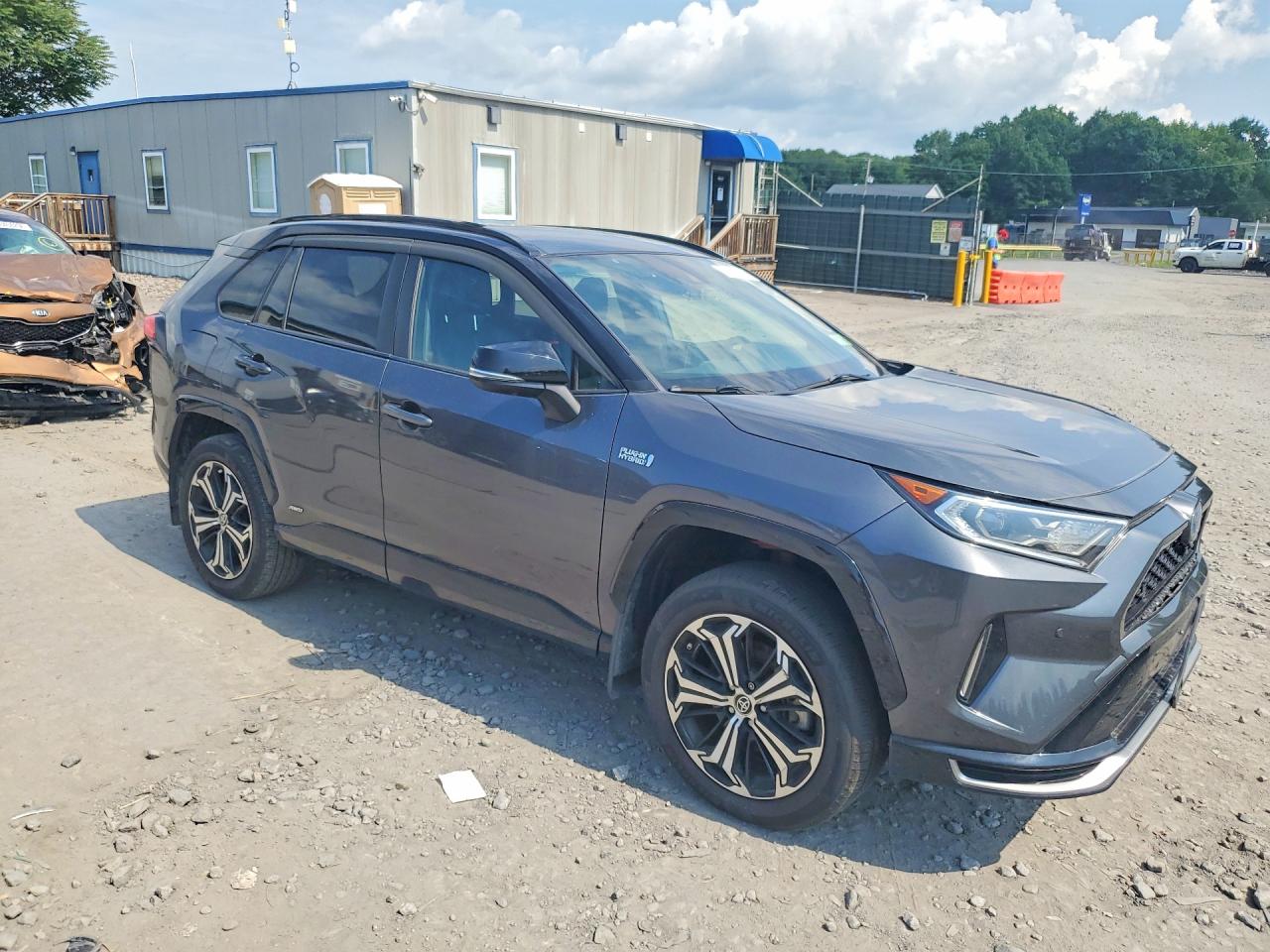2021 TOYOTA RAV4 PRIME XSE — снимка 4