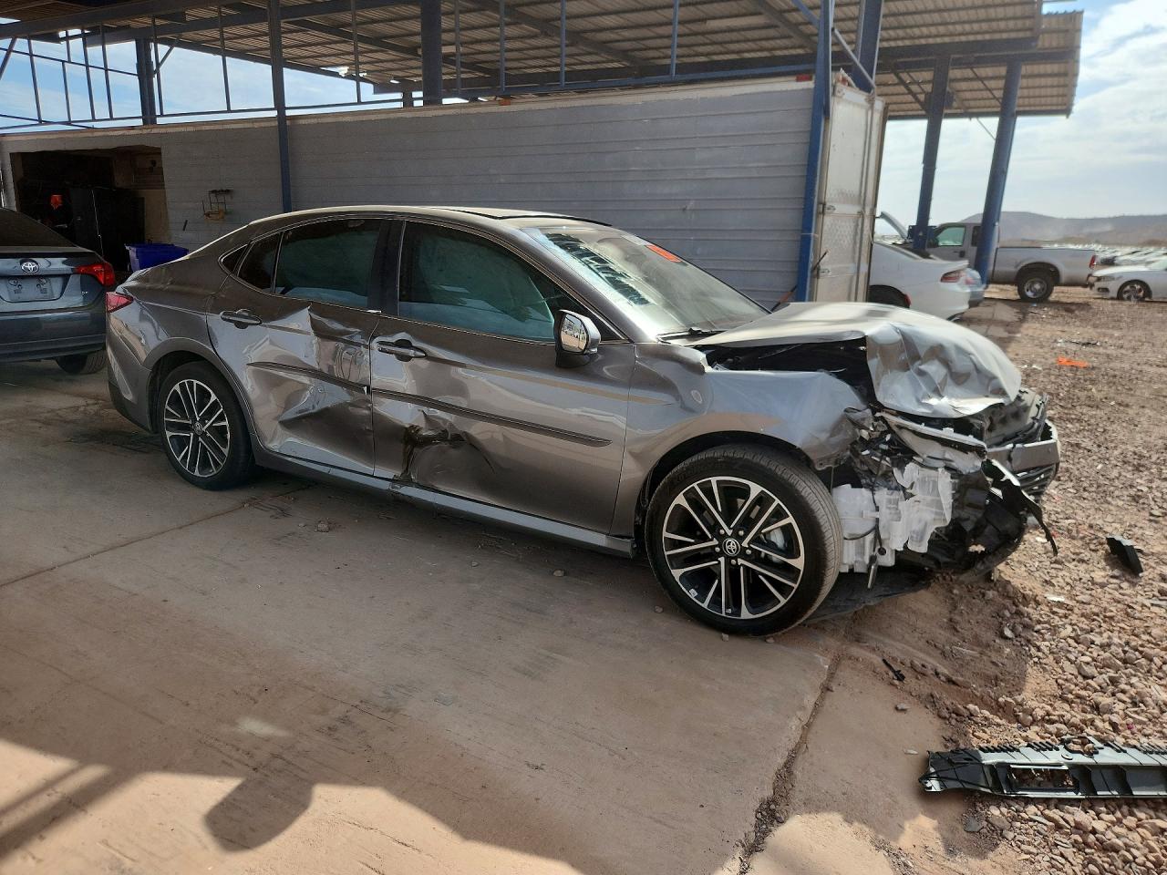 2025 TOYOTA CAMRY XLE — снимка 4