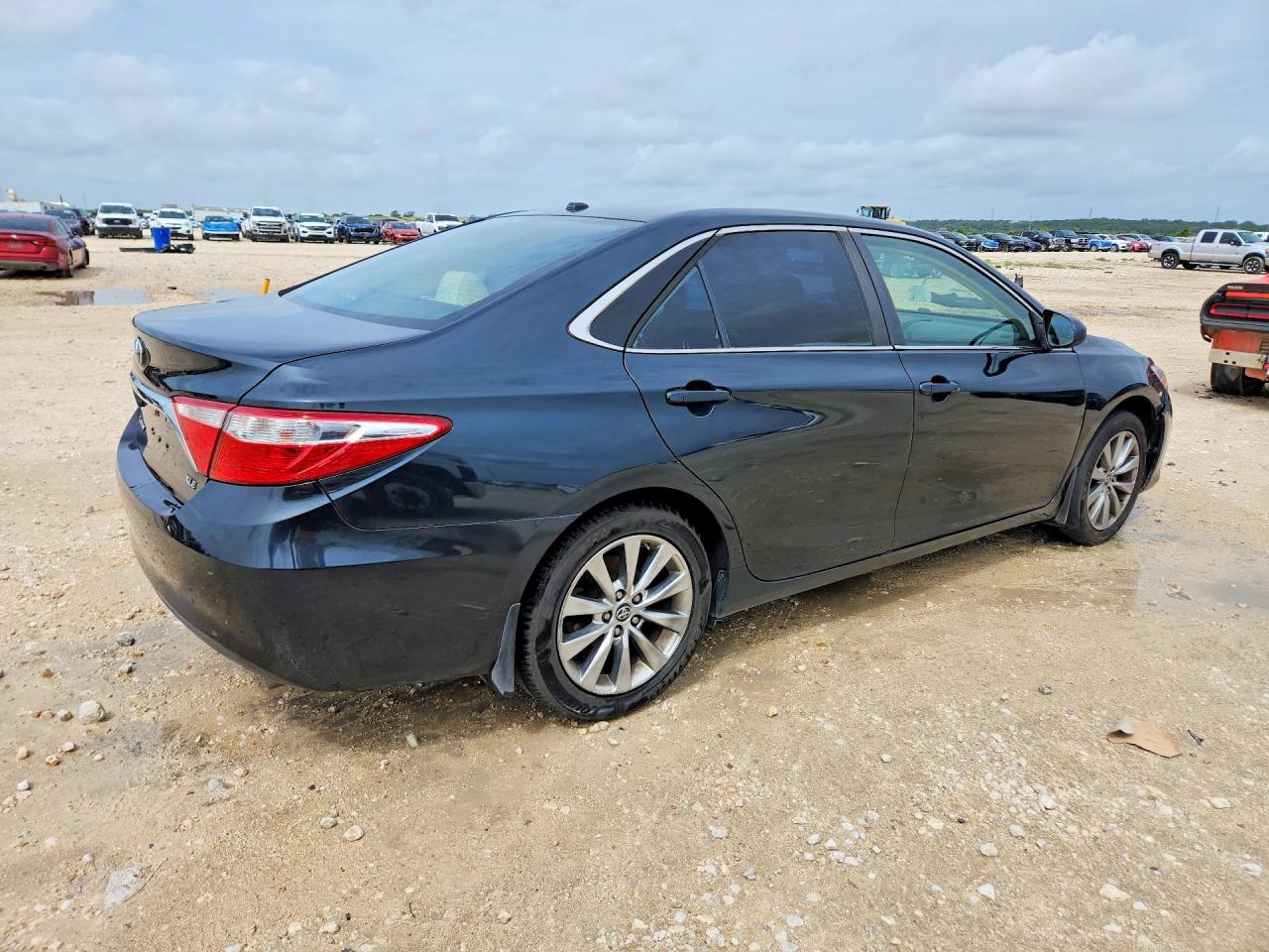 2015 TOYOTA CAMRY XLE — снимка 3