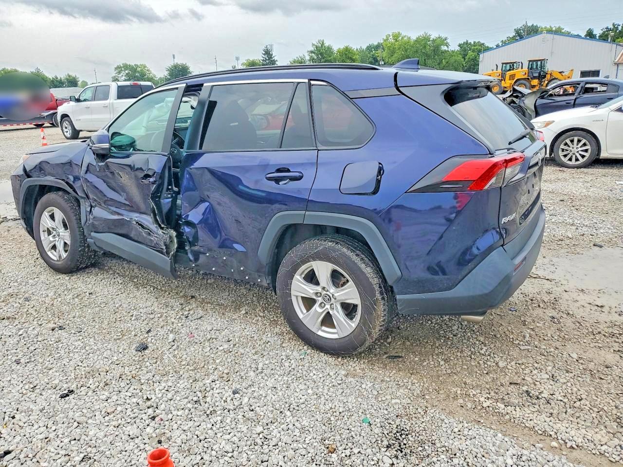 2019 TOYOTA RAV4 XLE — снимка 2