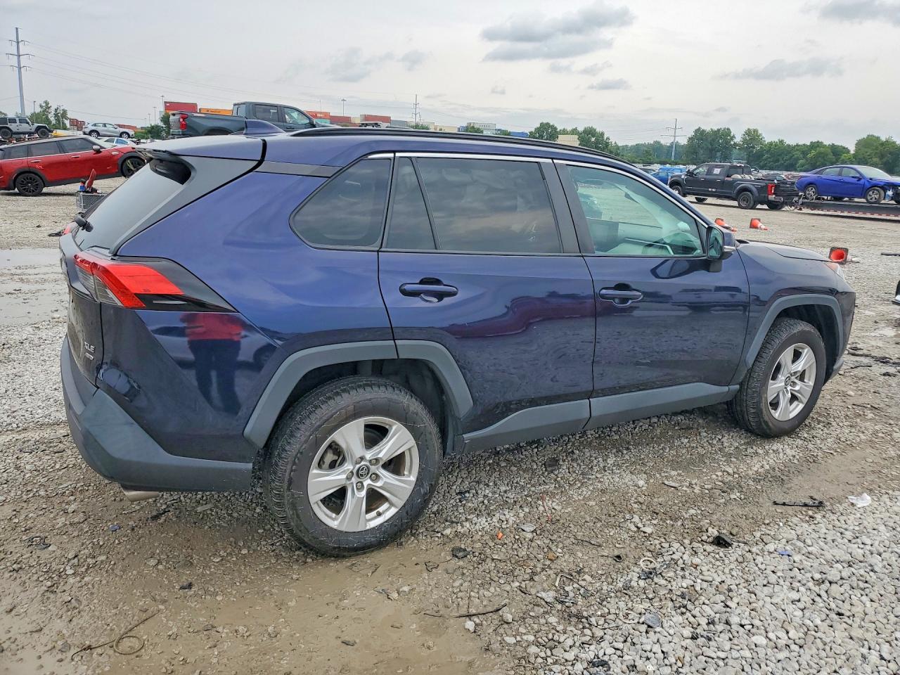 2019 TOYOTA RAV4 XLE — снимка 3