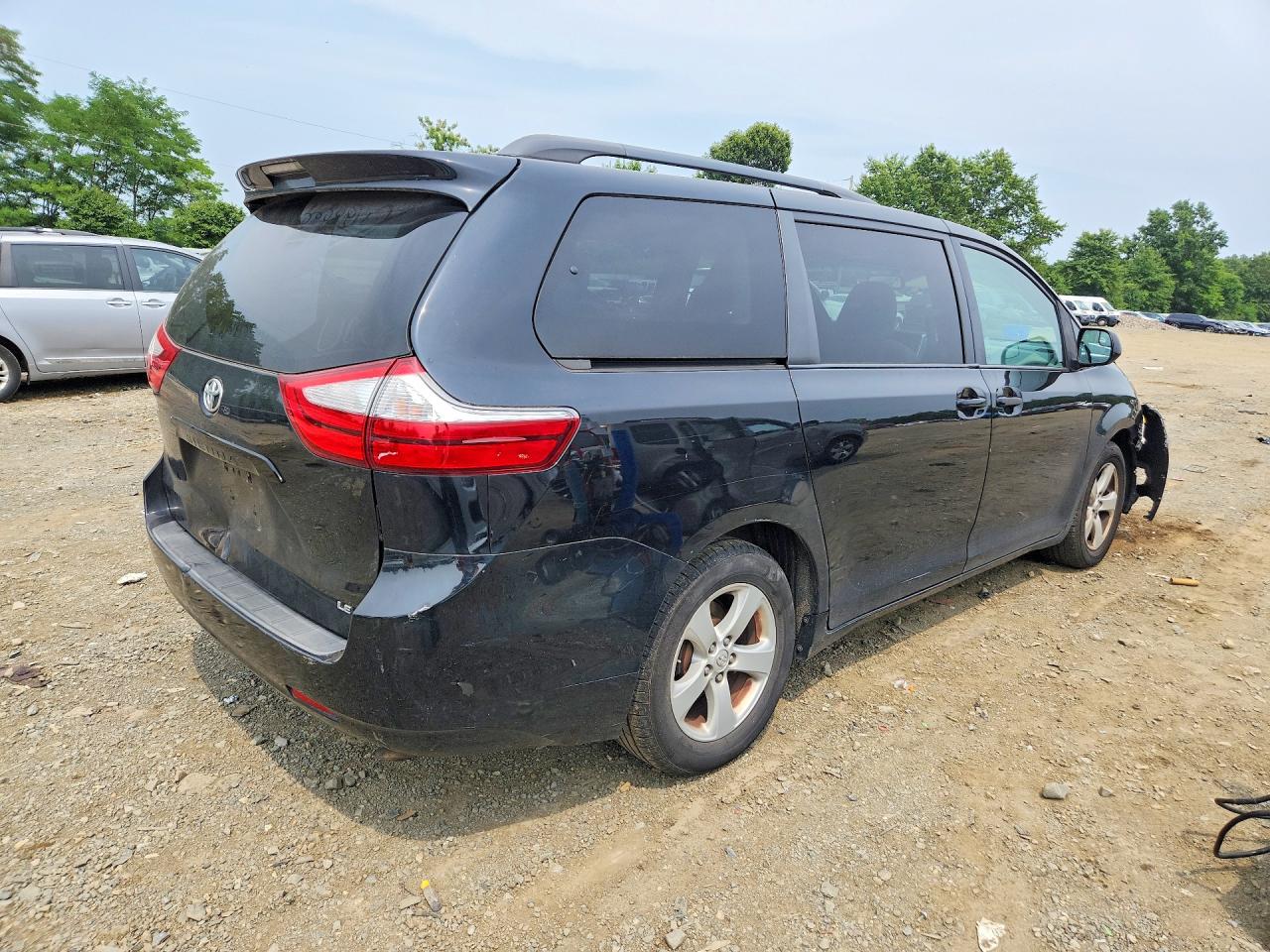 2016 TOYOTA SIENNA LE — снимка 3