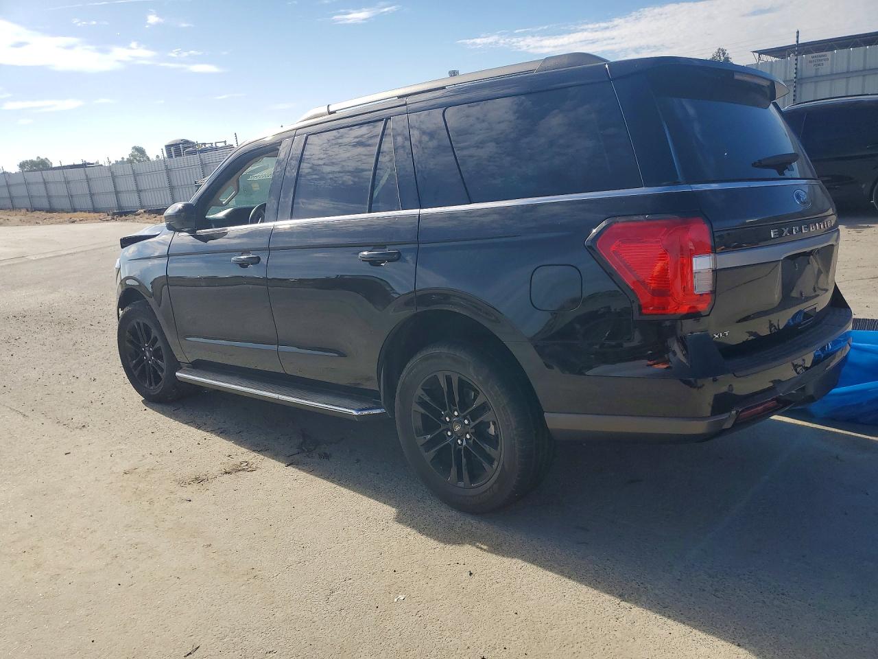 2022 FORD EXPEDITION XLT — снимка 2