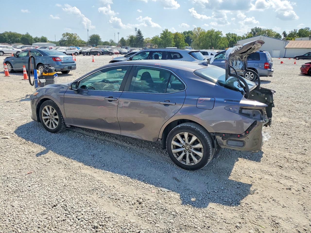 2020 TOYOTA CAMRY LE — снимка 2