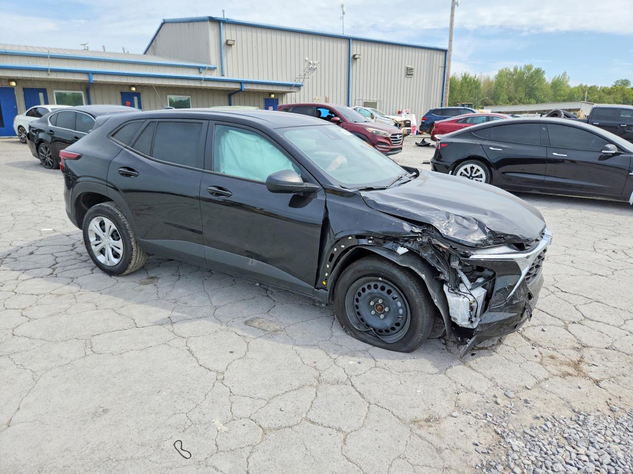 2026 CHEVROLET TRAX LS — photo 4