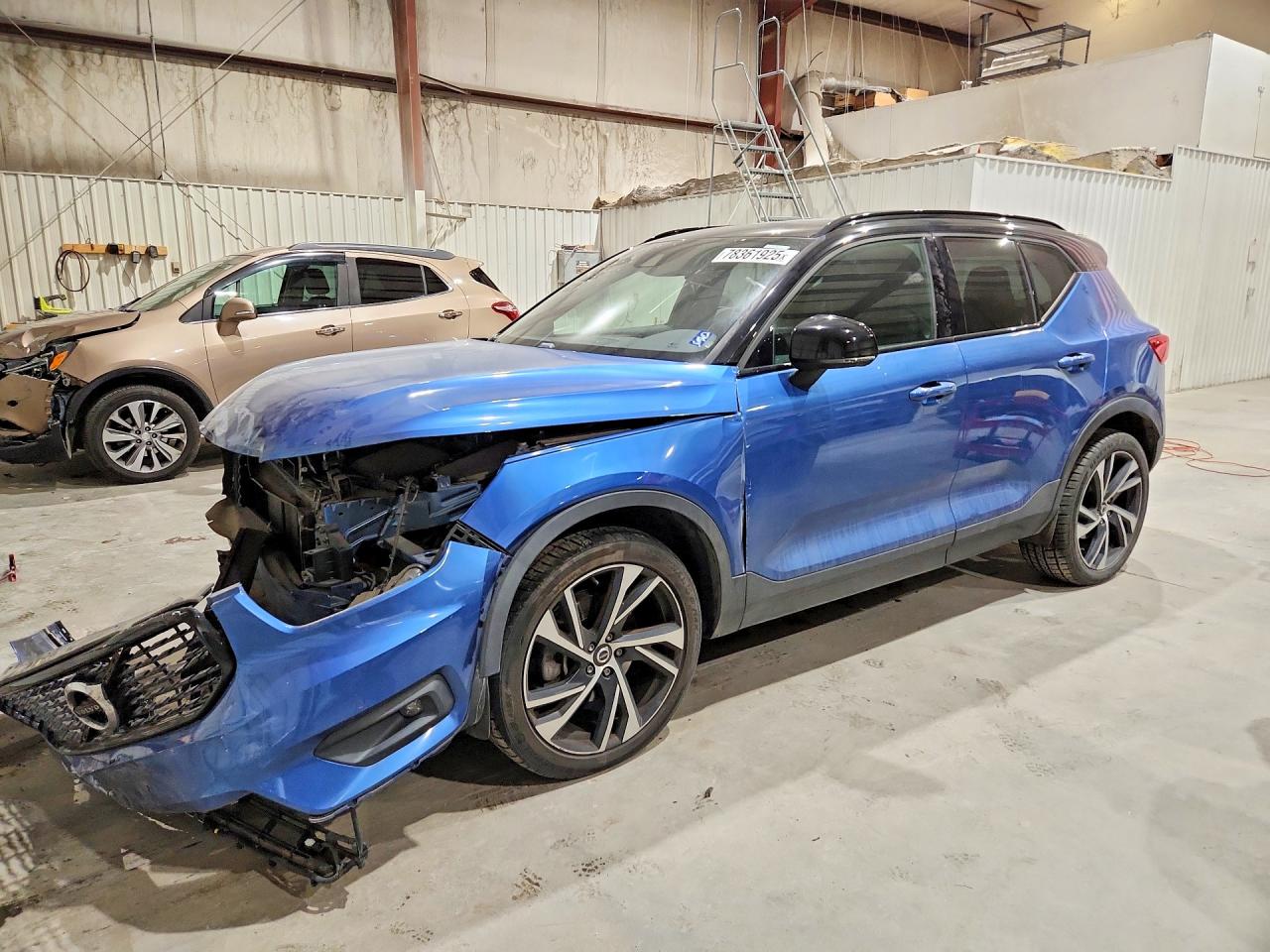2020 VOLVO XC40 T5 R-DESIGN