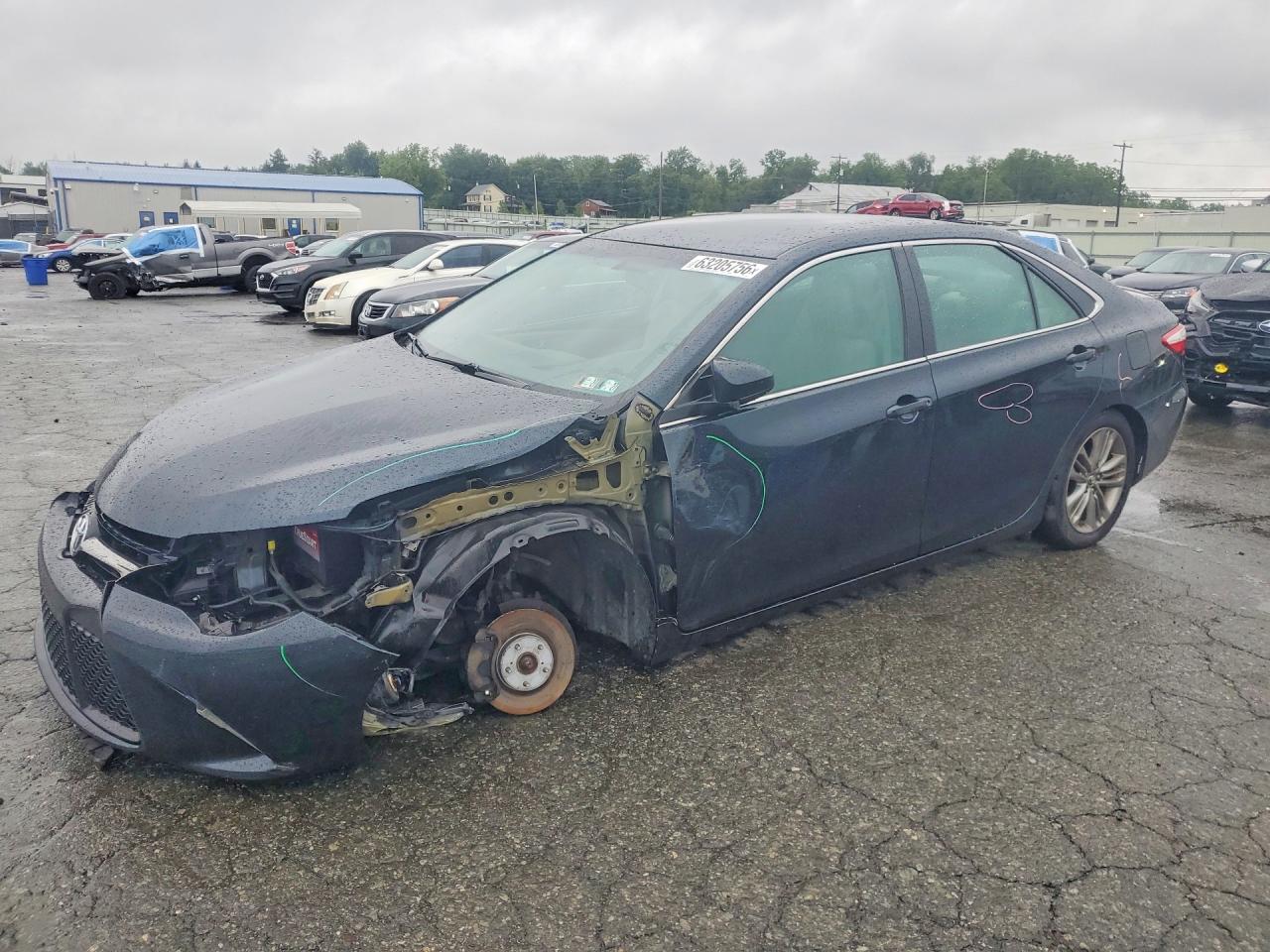 2016 TOYOTA CAMRY SE
