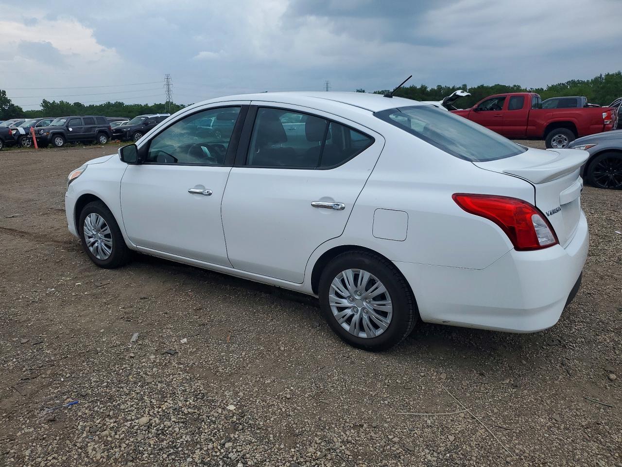 2019 NISSAN VERSA SV — снимка 2
