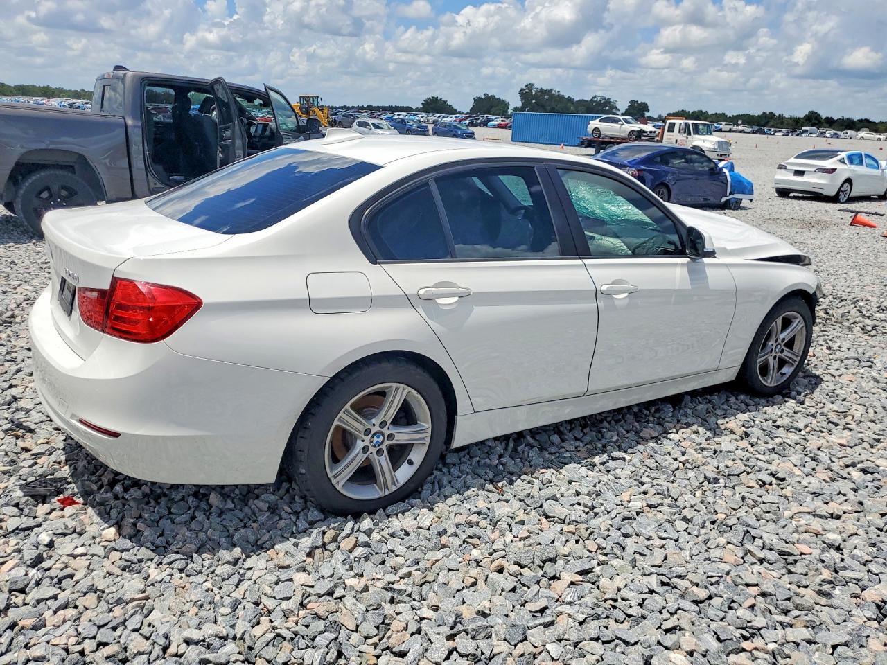 2015 BMW 320 I — снимка 3