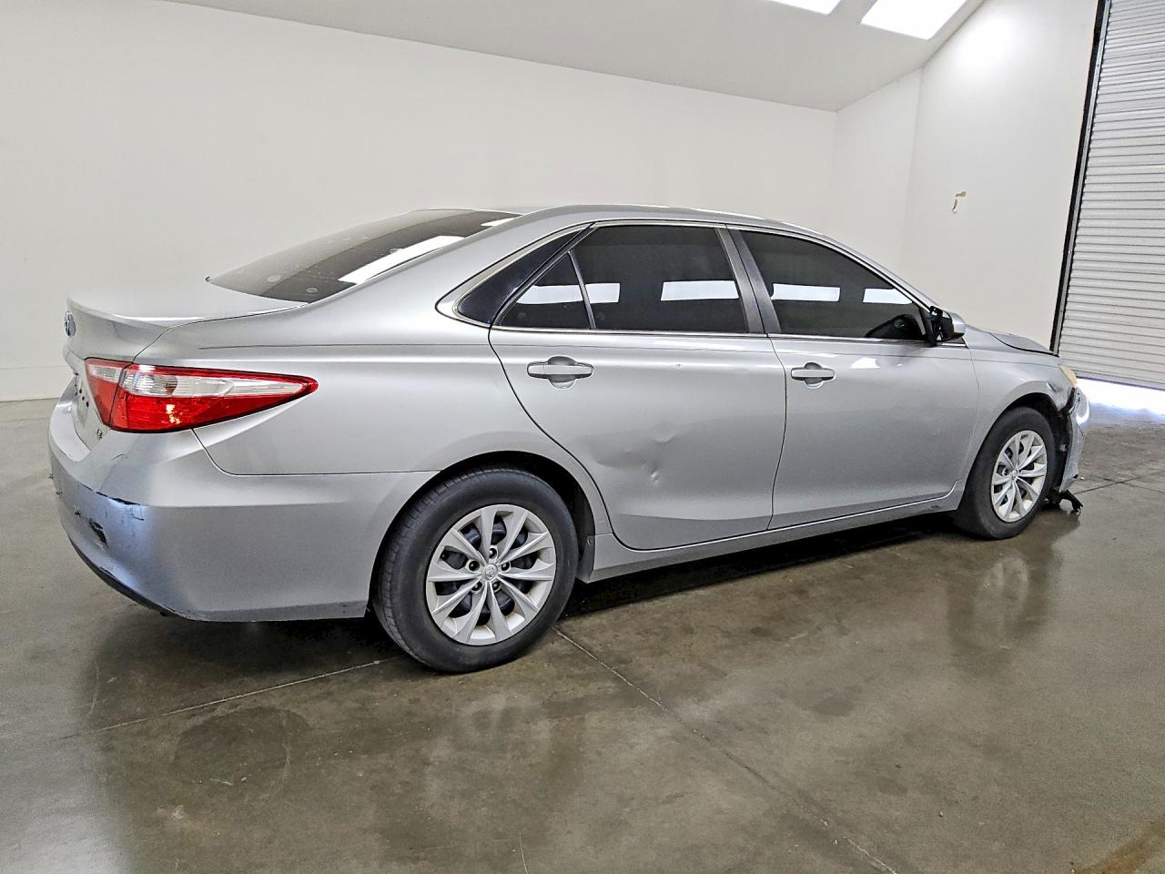 2015 TOYOTA CAMRY LE — снимка 3