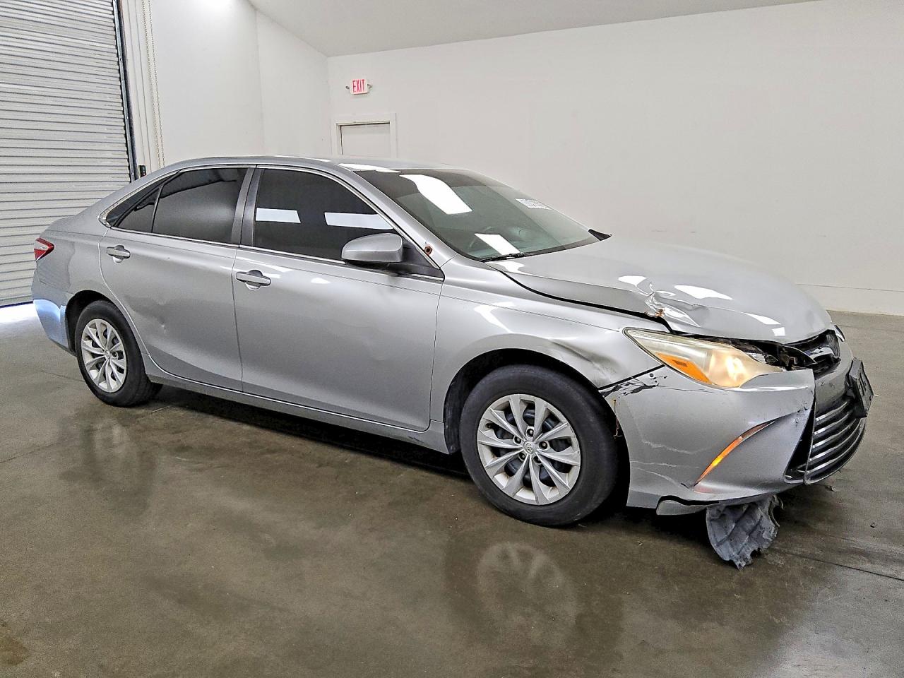 2015 TOYOTA CAMRY LE — снимка 4
