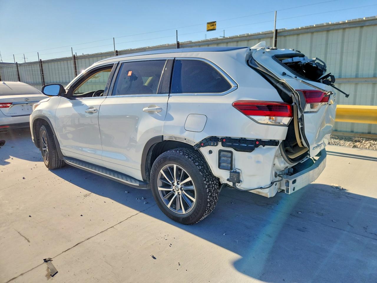 2018 TOYOTA HIGHLANDER XLE — снимка 2