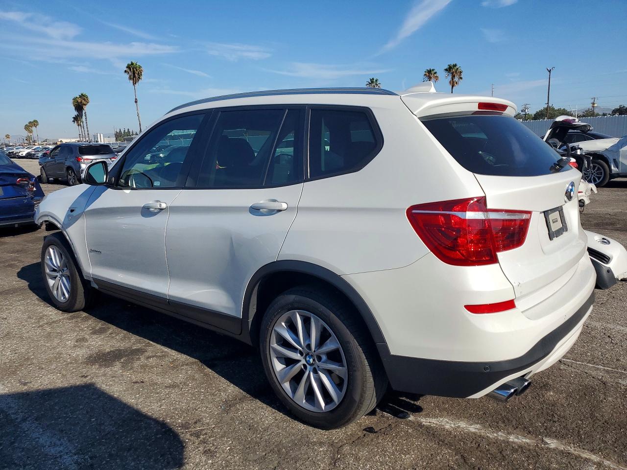 2017 BMW X3 SDRIVE28I — снимка 2