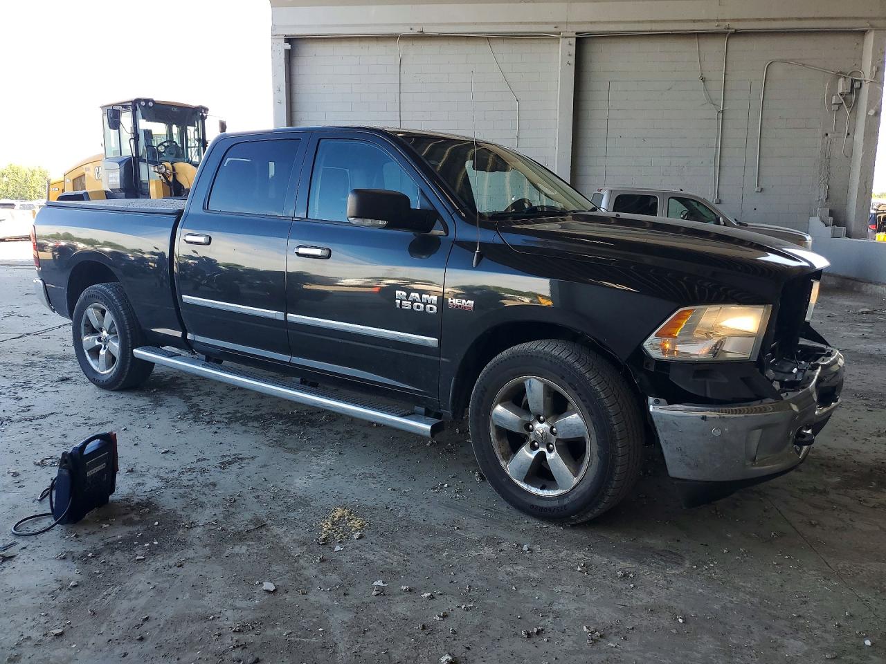 2017 RAM 1500 SLT — снимка 4