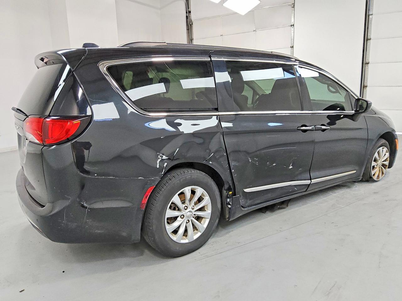 2017 CHRYSLER PACIFICA TOURING L — снимка 3