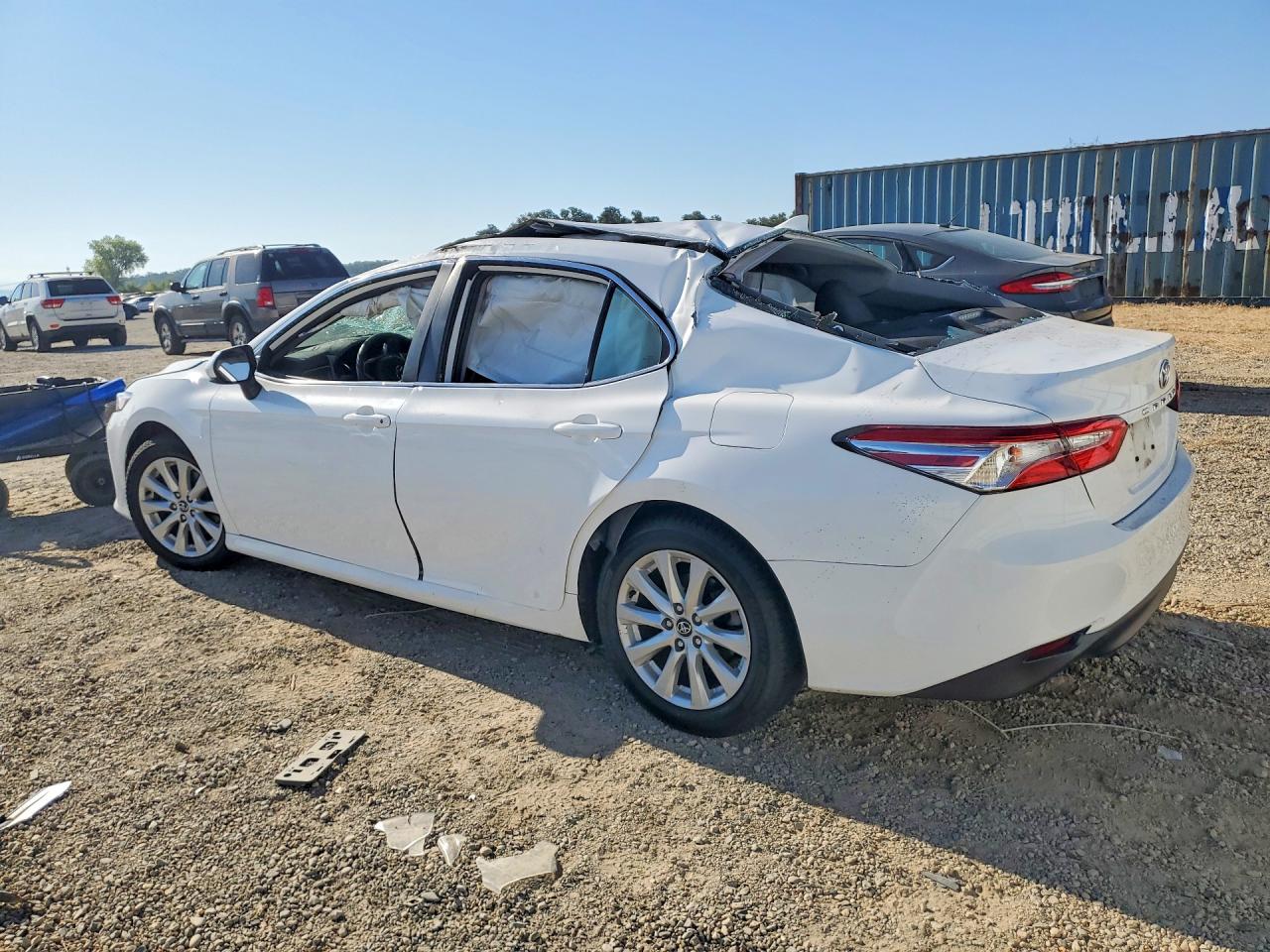 2020 TOYOTA CAMRY LE — снимка 2