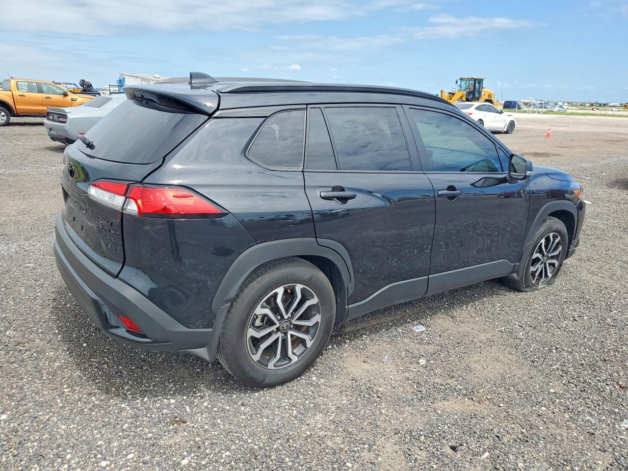 2025 TOYOTA COROLLA CROSS HYBRID SE — снимка 3