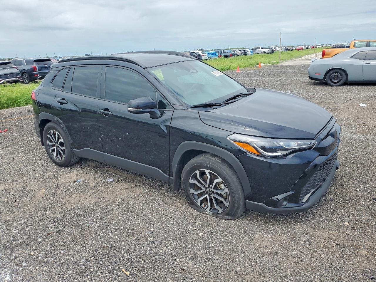 2025 TOYOTA COROLLA CROSS HYBRID SE — снимка 4