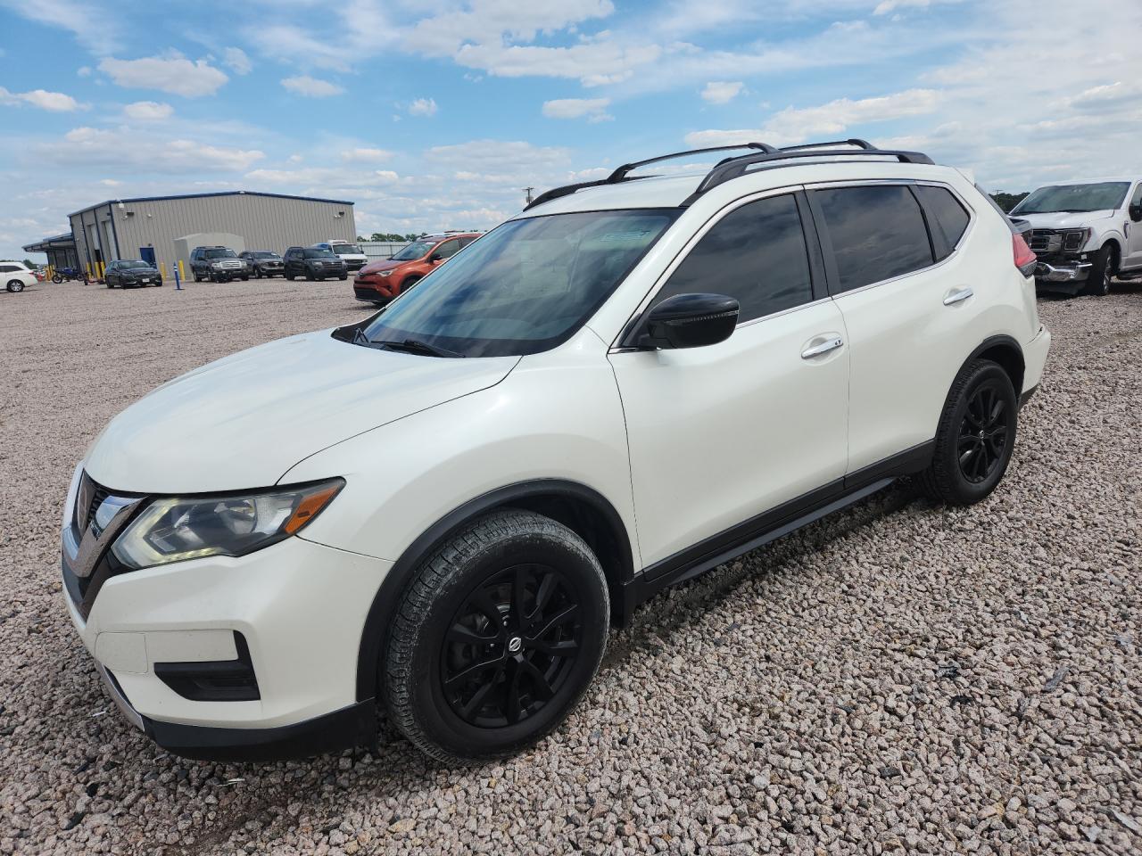 2017 NISSAN ROGUE SV