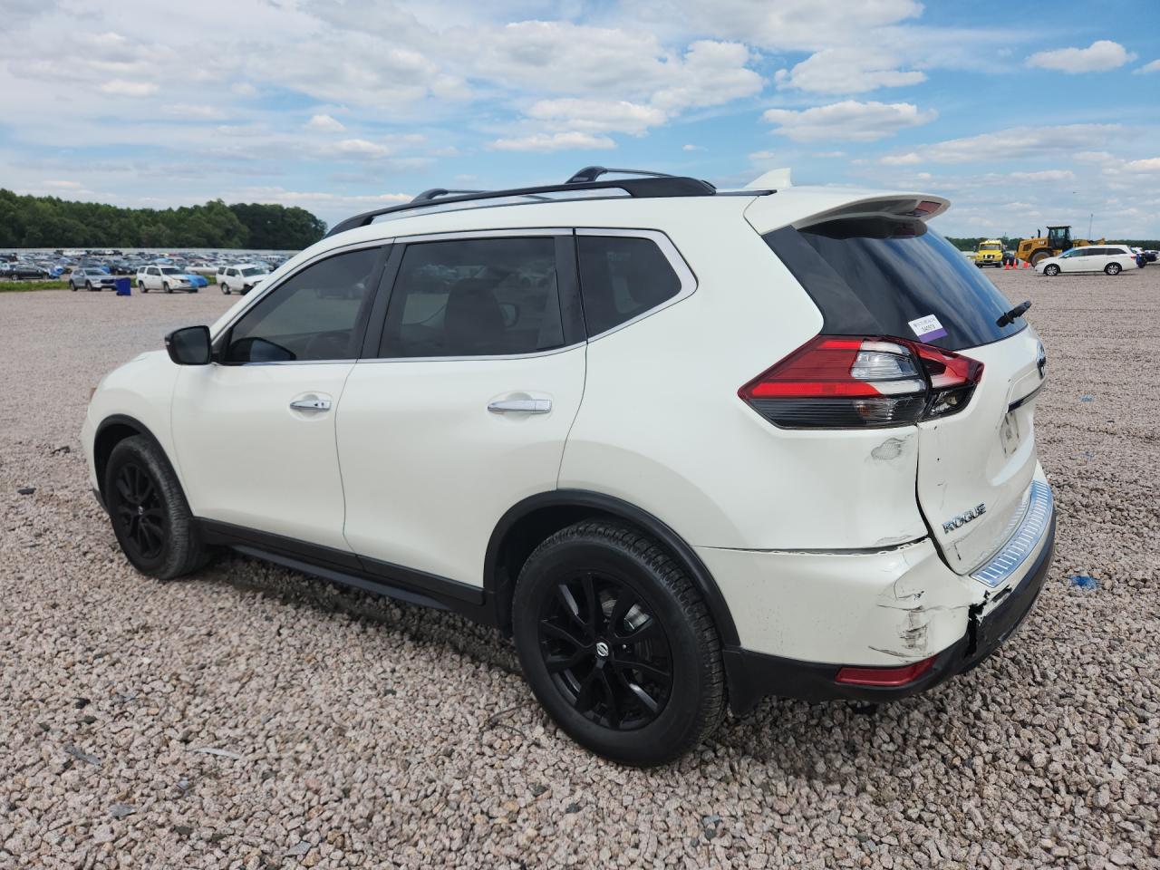 2017 NISSAN ROGUE SV — снимка 2