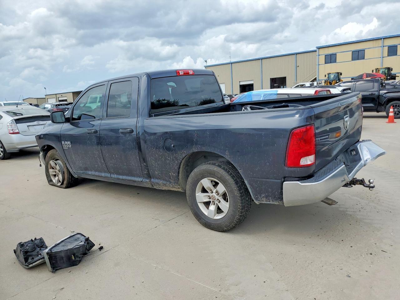2019 RAM 1500 CLASSIC TRADESMAN — снимка 2
