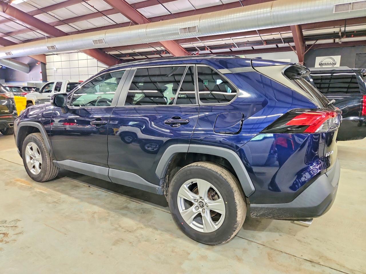 2020 TOYOTA RAV4 XLE — снимка 2