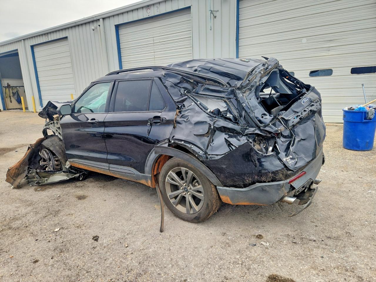 2021 FORD EXPLORER XLT — снимка 2