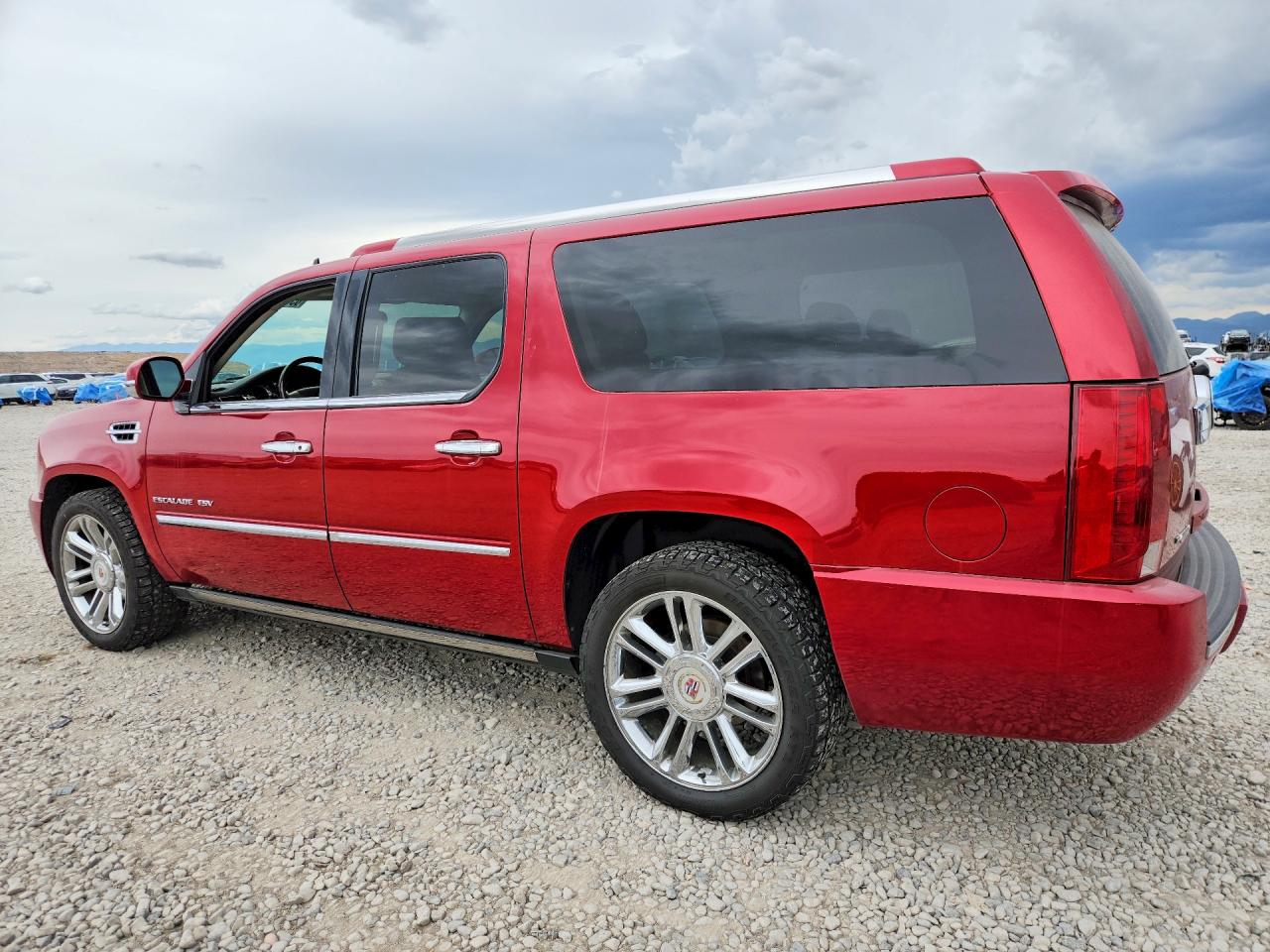 2013 CADILLAC ESCALADE ESV PLATINUM — снимка 2