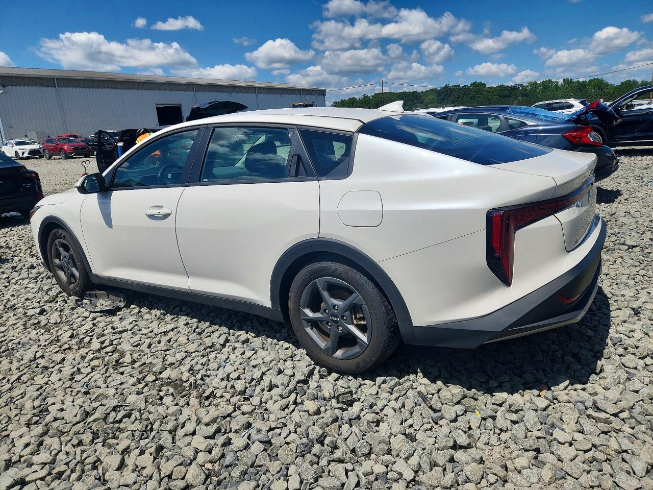 2025 KIA K4 LXS — снимка 2