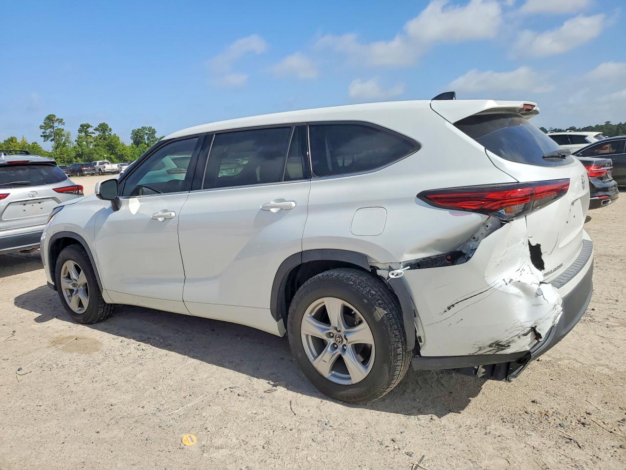 2022 TOYOTA HIGHLANDER L — снимка 2