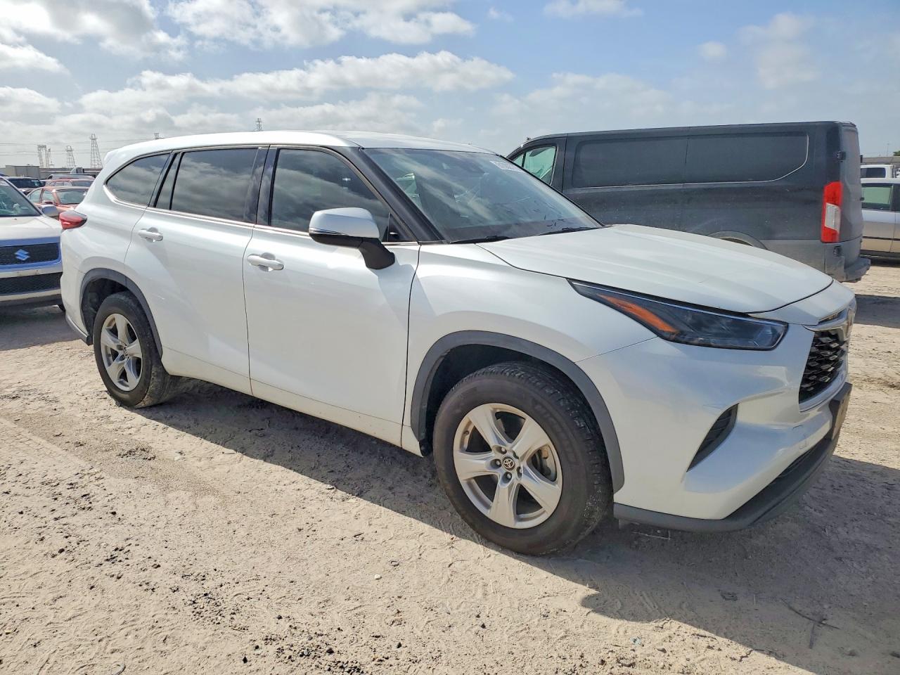 2022 TOYOTA HIGHLANDER L — снимка 4