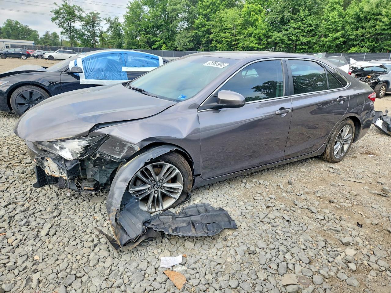 2016 TOYOTA CAMRY SE