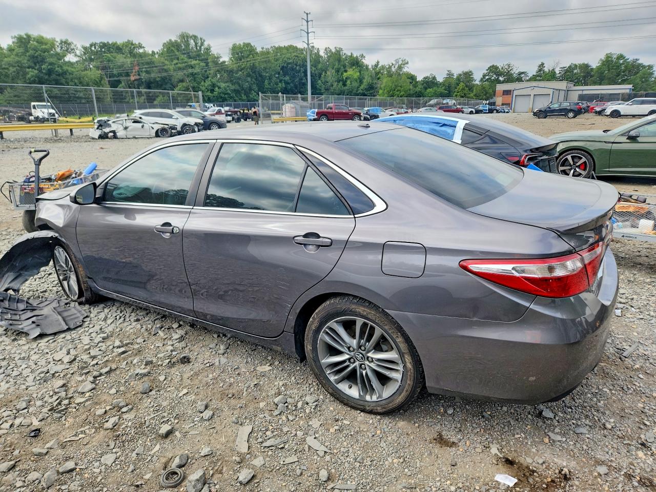 2016 TOYOTA CAMRY SE — снимка 2