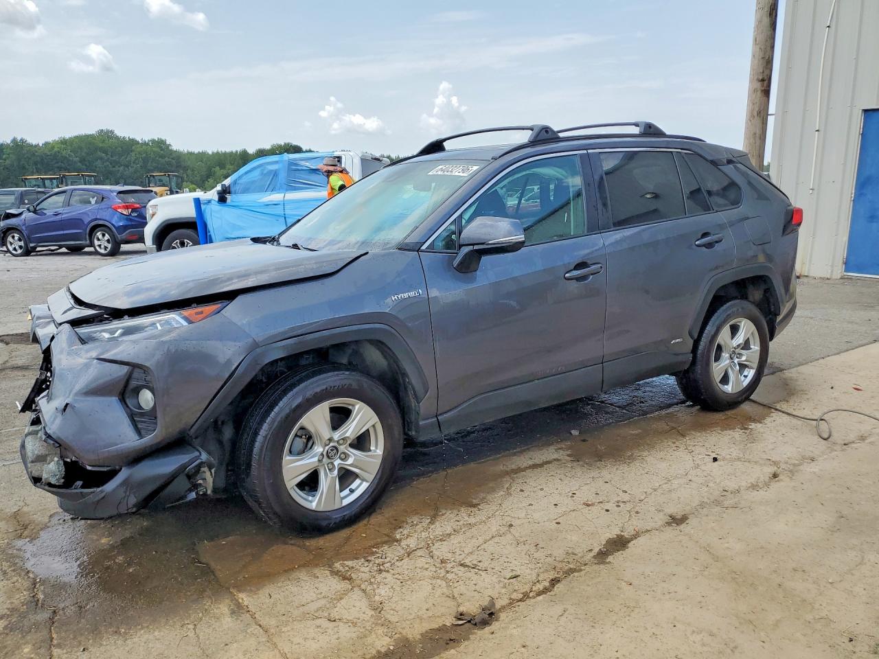 2021 TOYOTA RAV4 HYBRID XLE