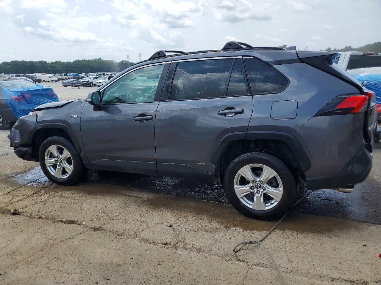 2021 TOYOTA RAV4 HYBRID XLE — снимка 2