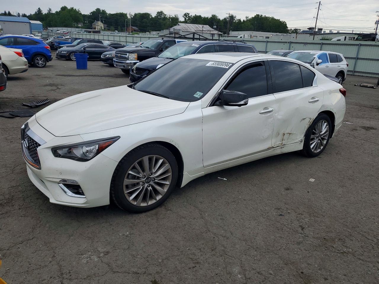 2021 INFINITI Q50 LUXE