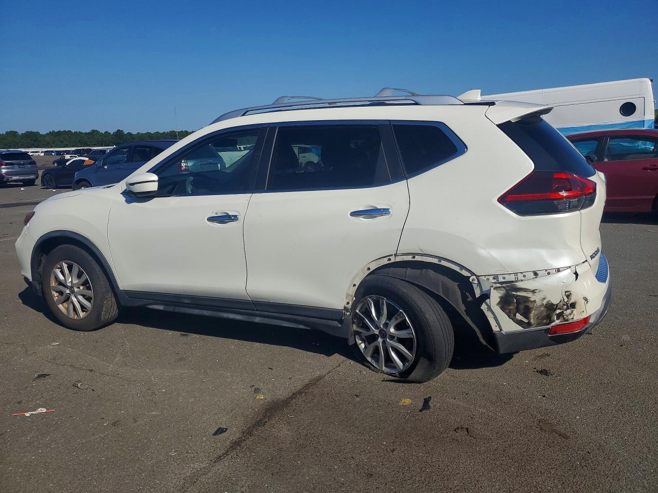 2018 NISSAN ROGUE SV — снимка 2