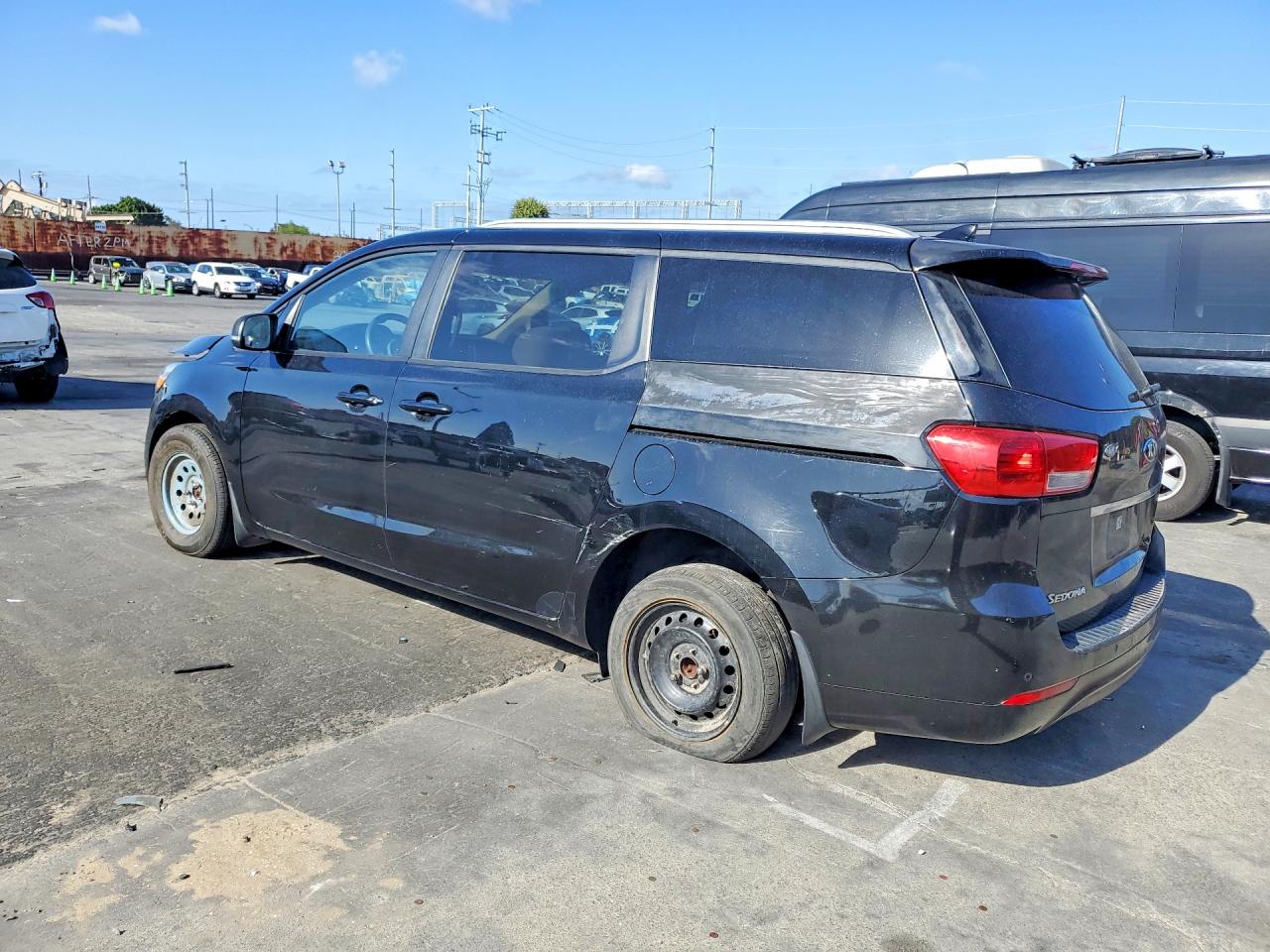 2016 KIA SEDONA LX — снимка 2
