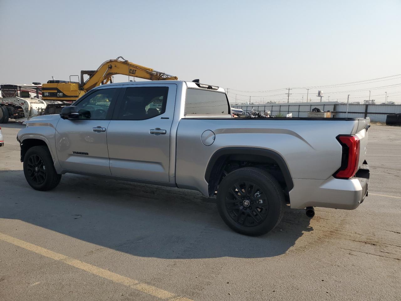 2026 TOYOTA TUNDRA LIMITED — снимка 2
