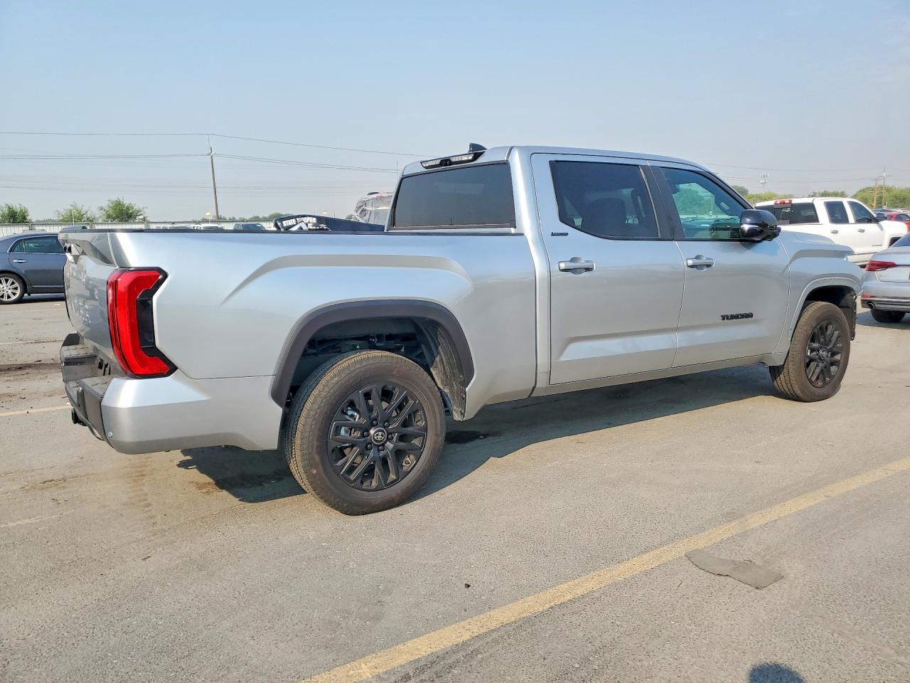 2026 TOYOTA TUNDRA LIMITED — снимка 3