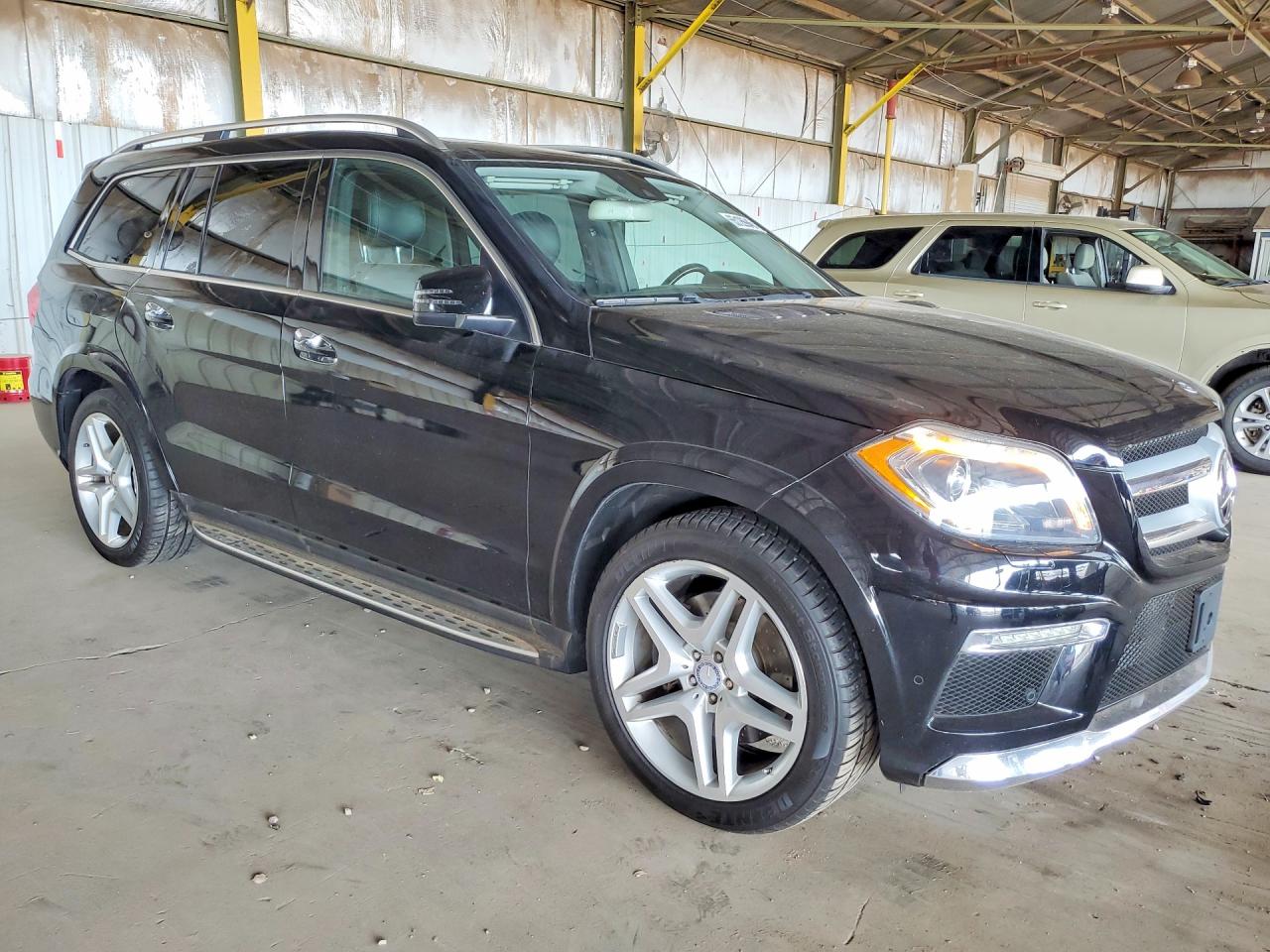 2015 MERCEDES-BENZ GL 550 4MATIC — снимка 4