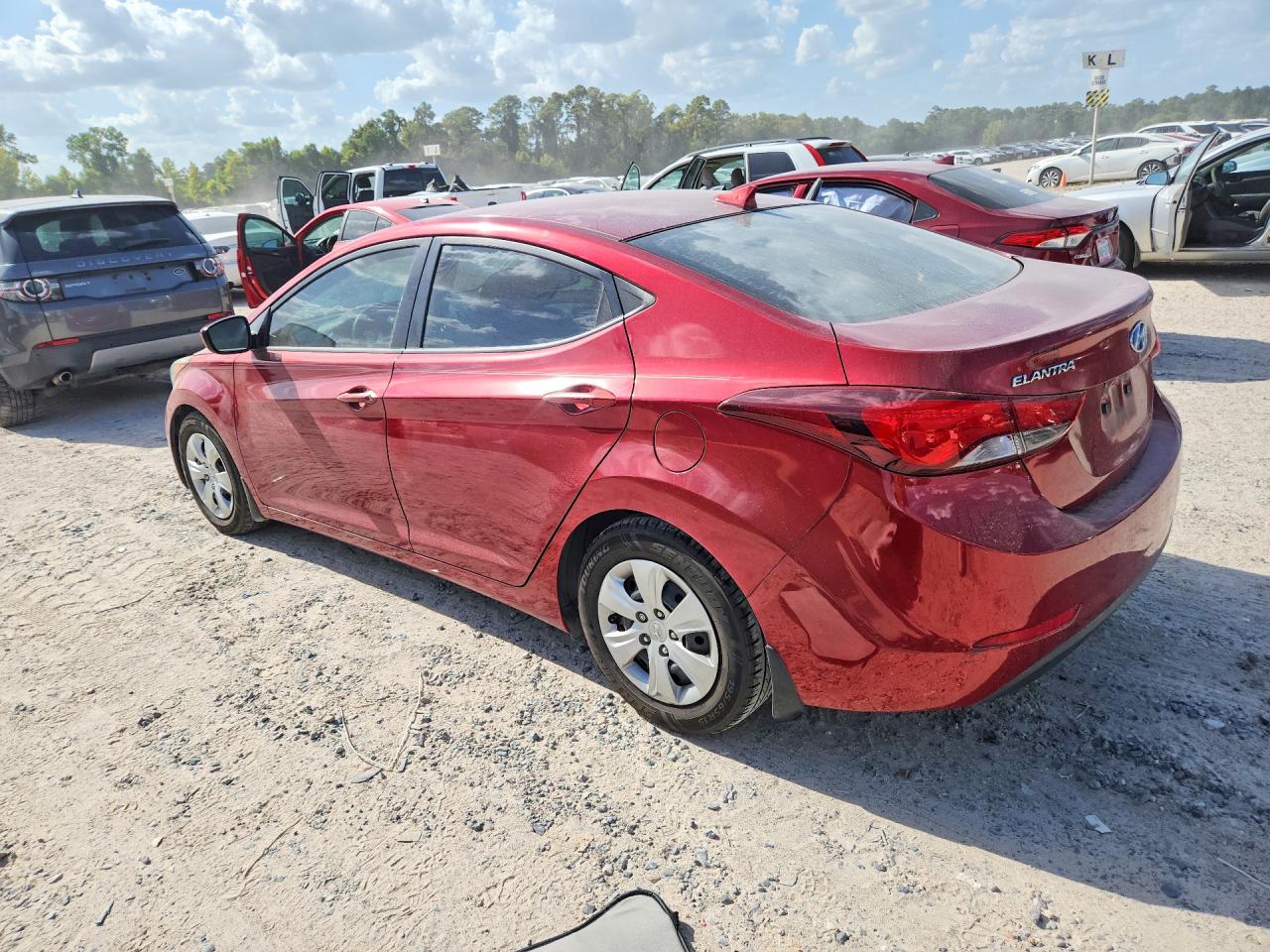 2016 HYUNDAI ELANTRA SE — снимка 2