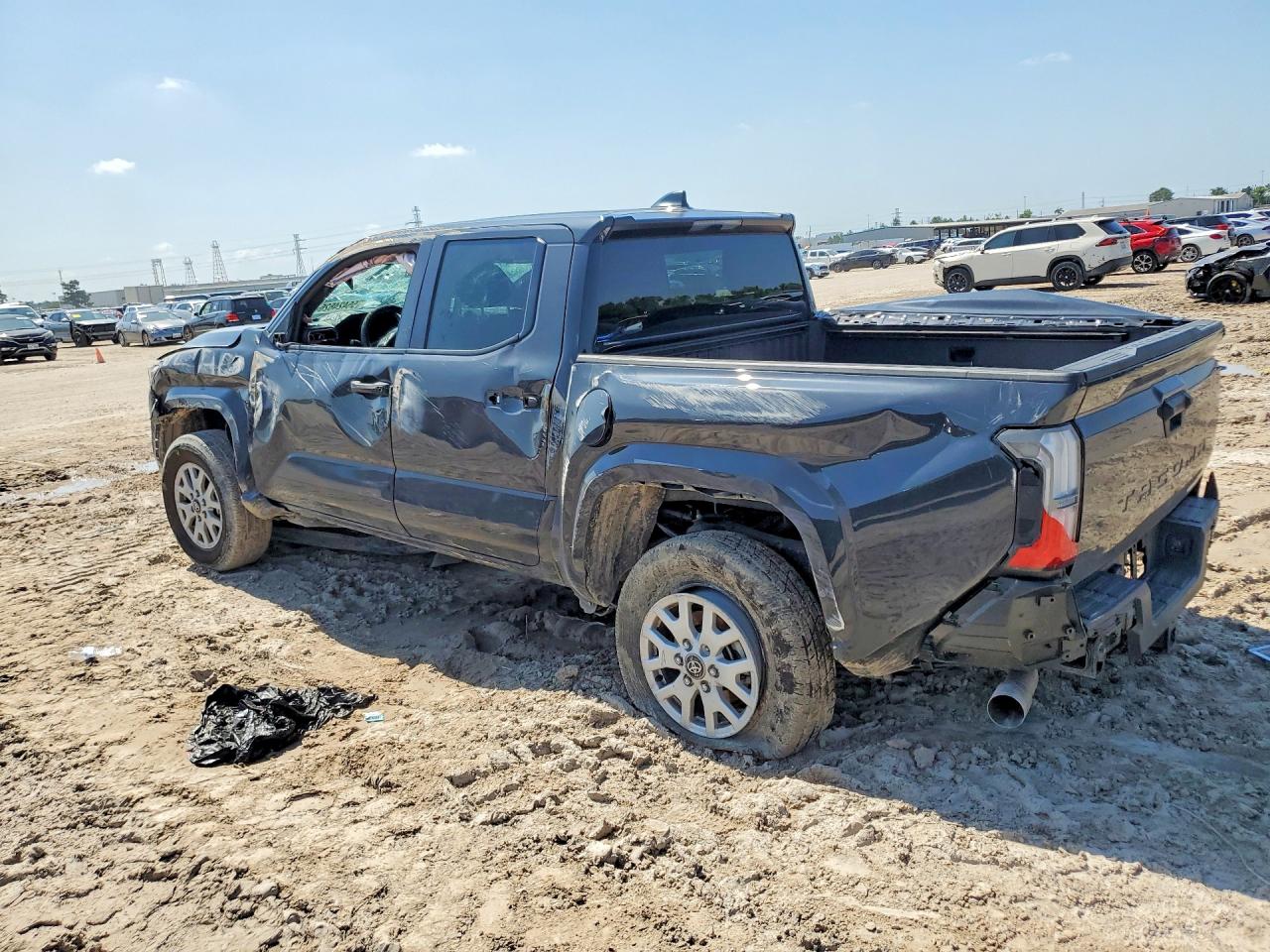 2026 TOYOTA TACOMA SR — снимка 2